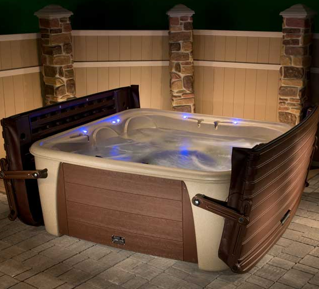 G-6-Luxury-Hot-Tub3